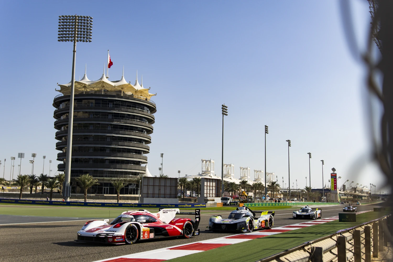 8 Hours of Bahrain – Race: Toyota and Porsche share the last two world titles