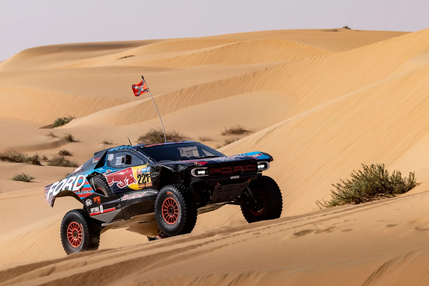 Dakar 2025 – Stage 10: Nani Roma wins, new change of overall leader