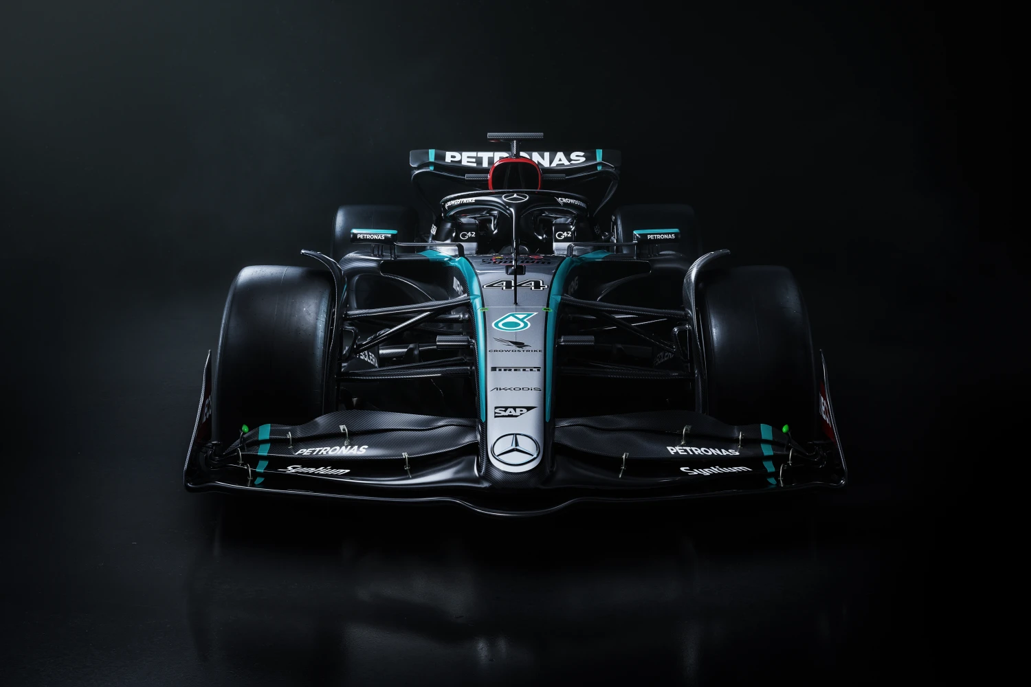 Mercedes breaks with tradition and will not launch its F1 2025 at Silverstone