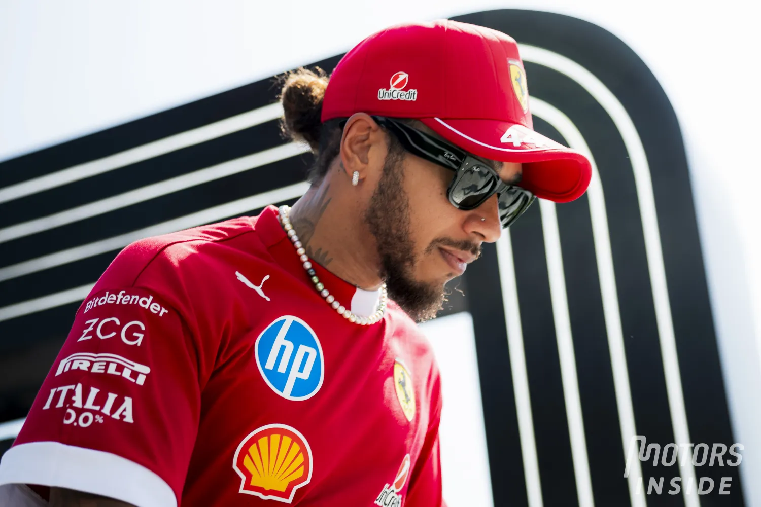 Hamilton to Ferrari: « Take a tea break while you’re at it! »