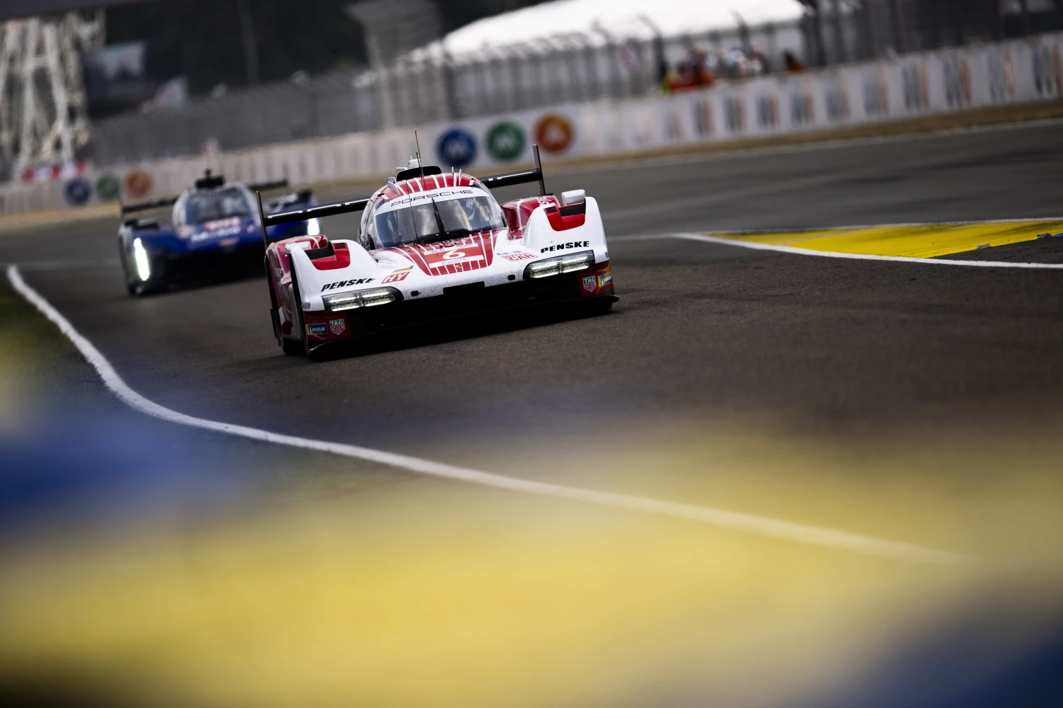 24 Heures du Mans – Race H+1: A fantastic comeback for Kévin Estre and Porsche
