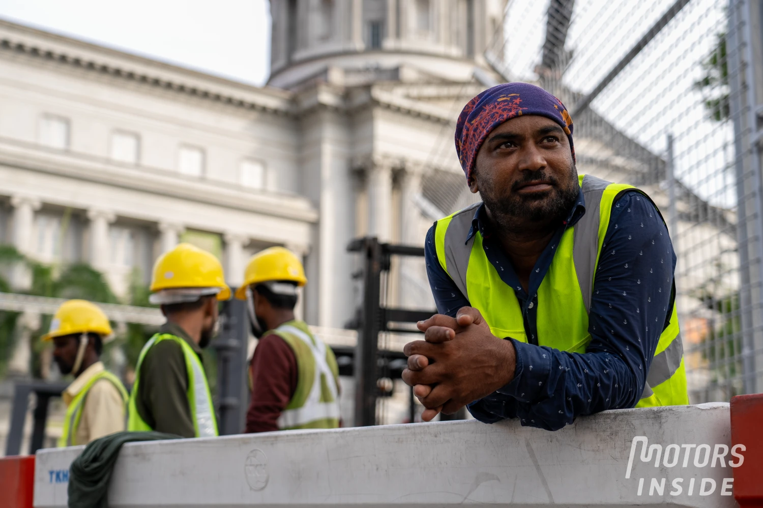 Travailleurs construisant les infrastructures au cœur de la ville, Septembre 2024