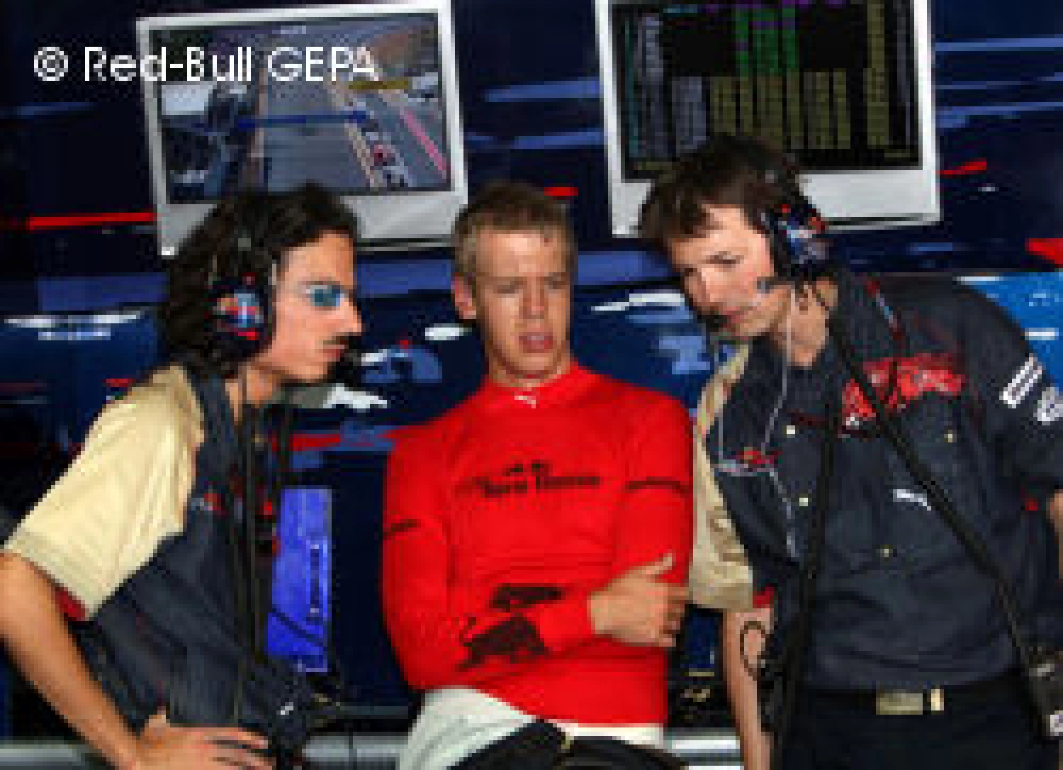 Vettel y croit même avec une ancienne voiture…