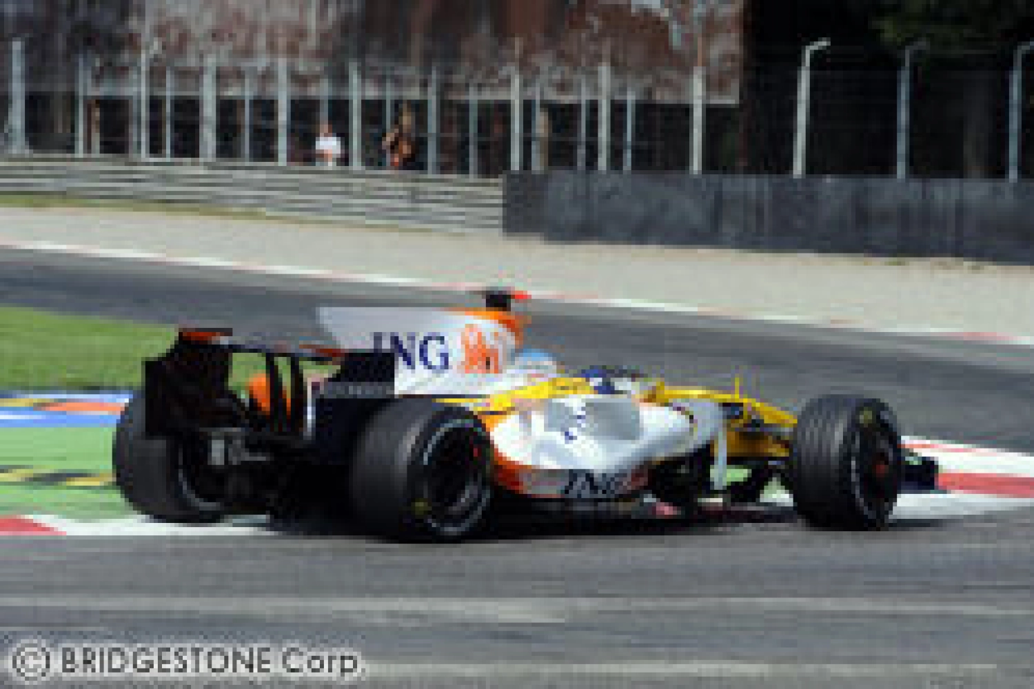 La Renault R29 rate les crash tests !