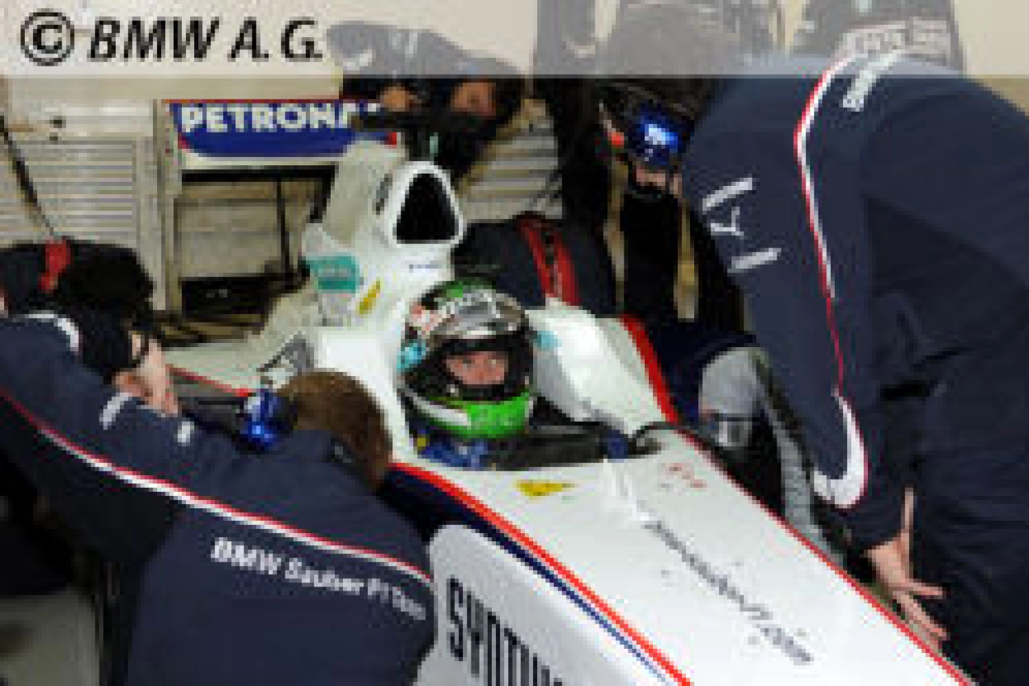 Heidfeld s’est élancé depuis les stands à Singapour