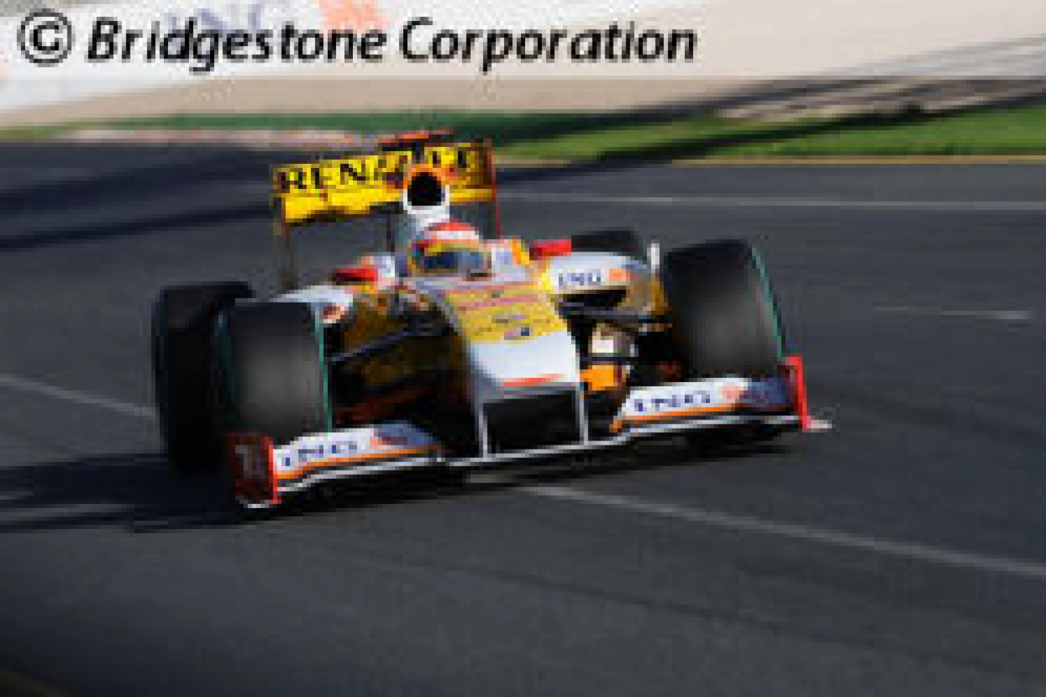 Samedi: Renault reste éveillée grâce à Alonso