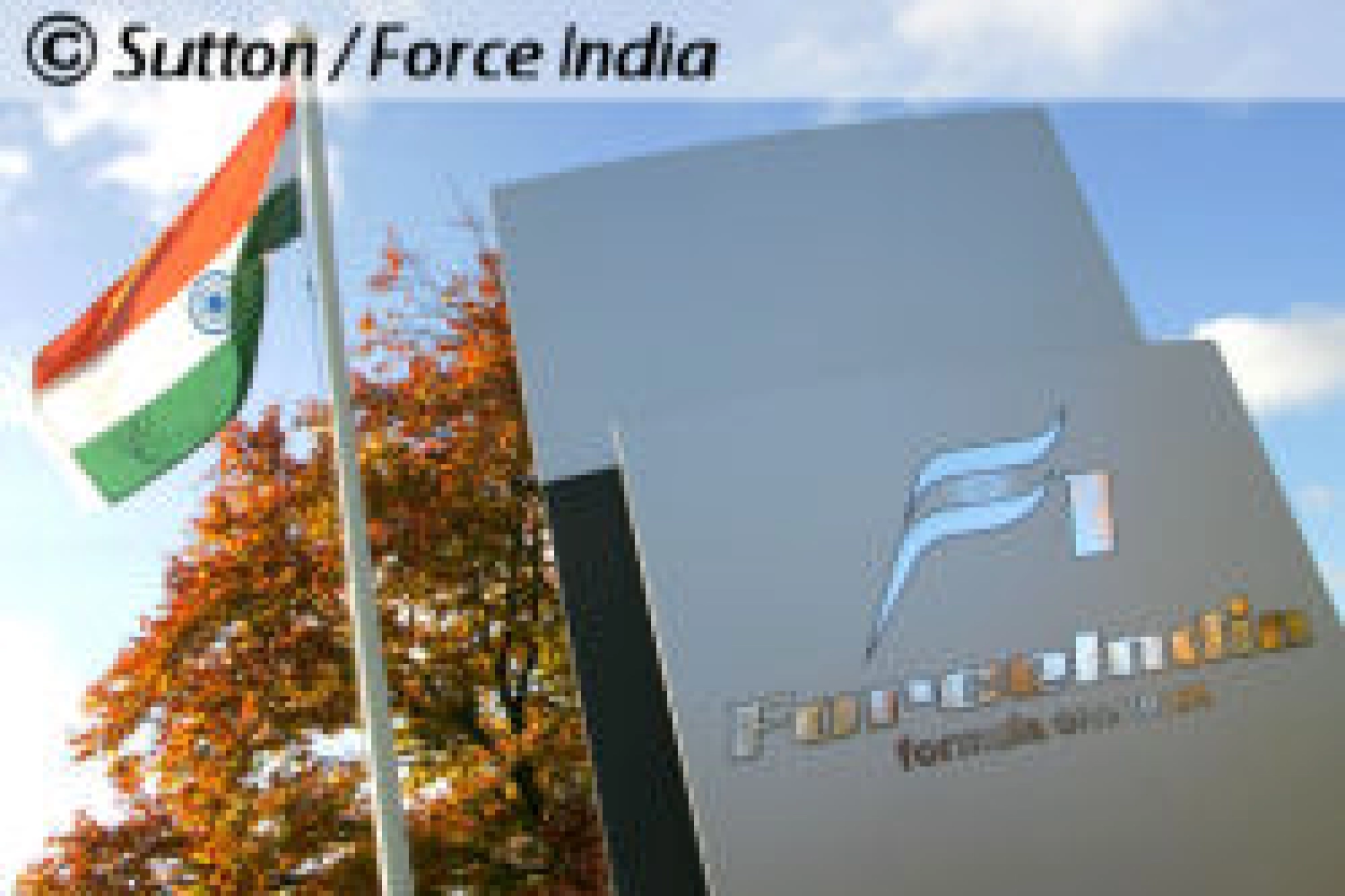 Force India signe di Resta comme troisième pilote