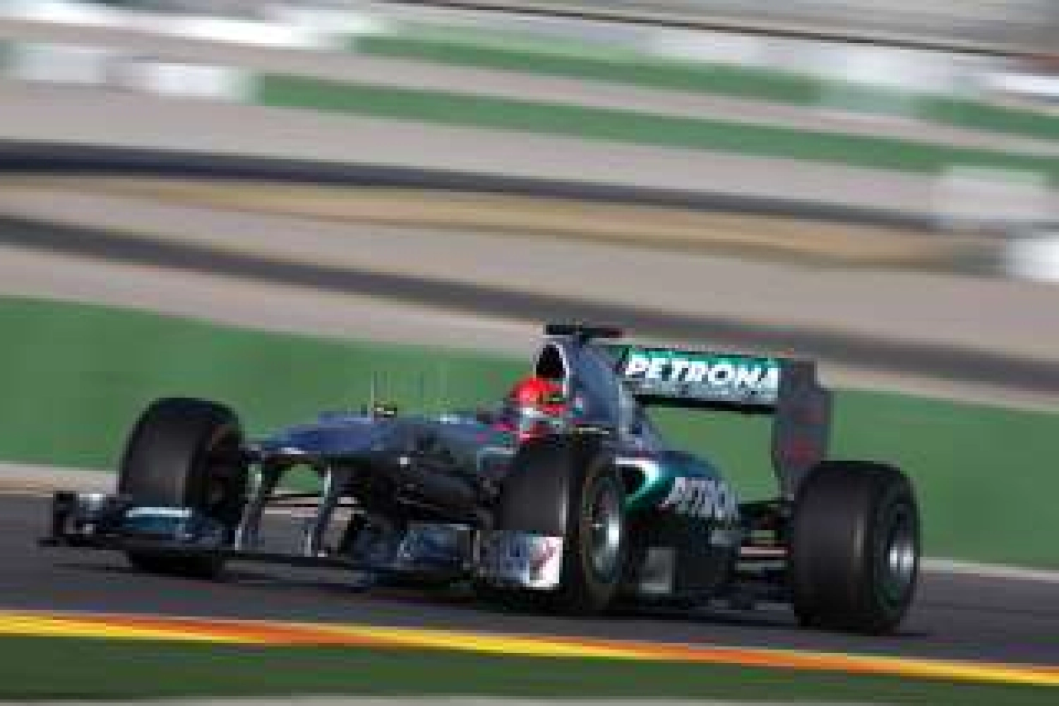 Vendredi : Mercedes confiante mais réaliste