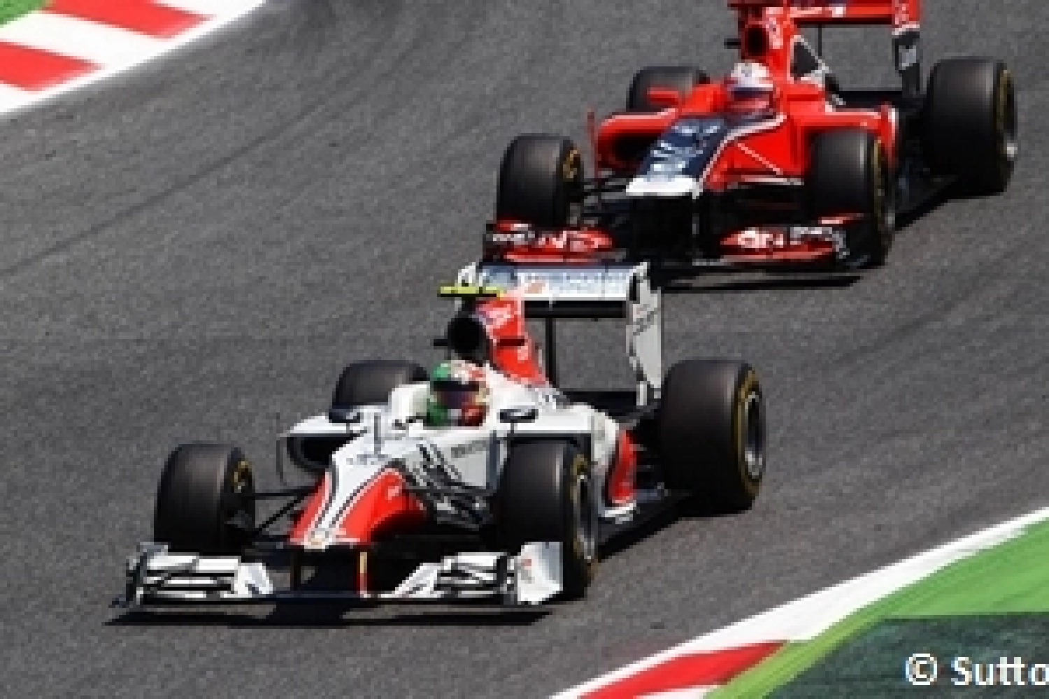 Samedi : les pilotes HRT devancent leurs rivaux