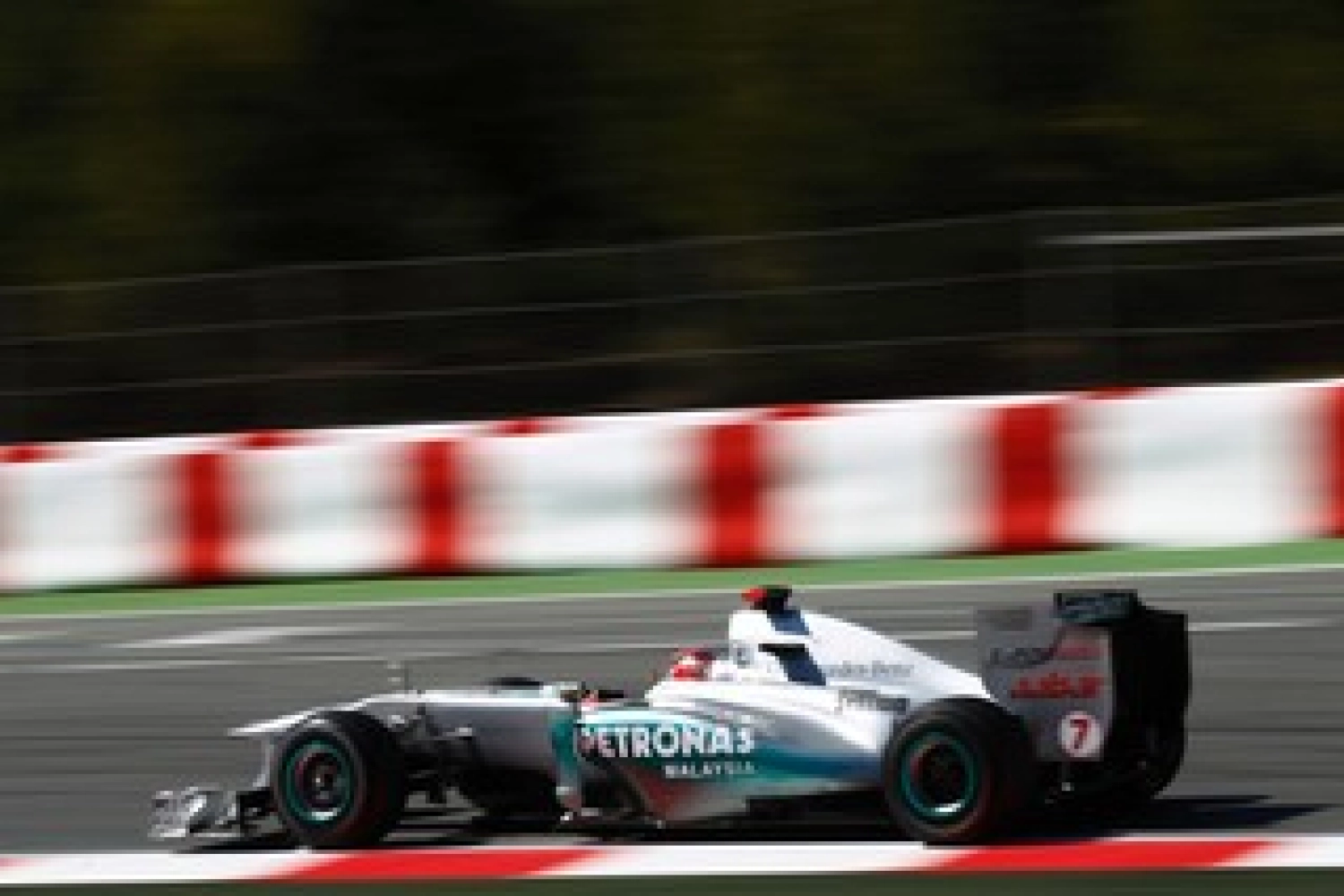 Michael Schumacher et Bruno Senna en excès de vitesse à Monza