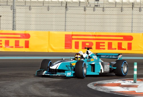 Pirelli inaugure la saison 2012 de Formule 1 à Abu Dhabi