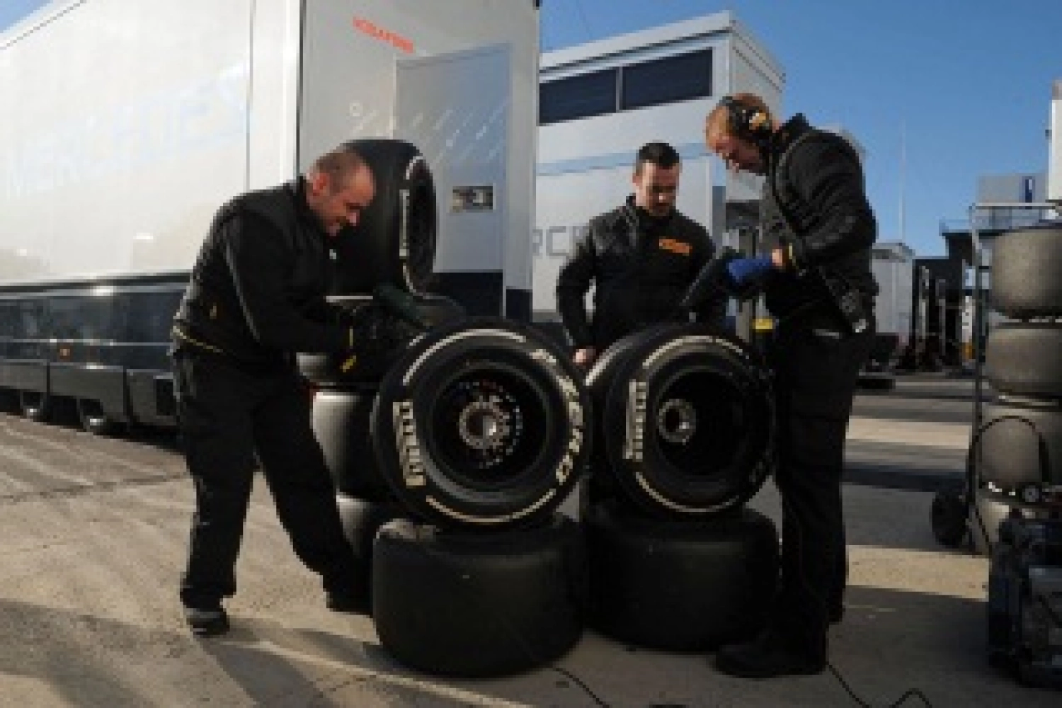 Pirelli choisit ses pneus pour le Barheïn, l&rsquo;Espagne et Monaco