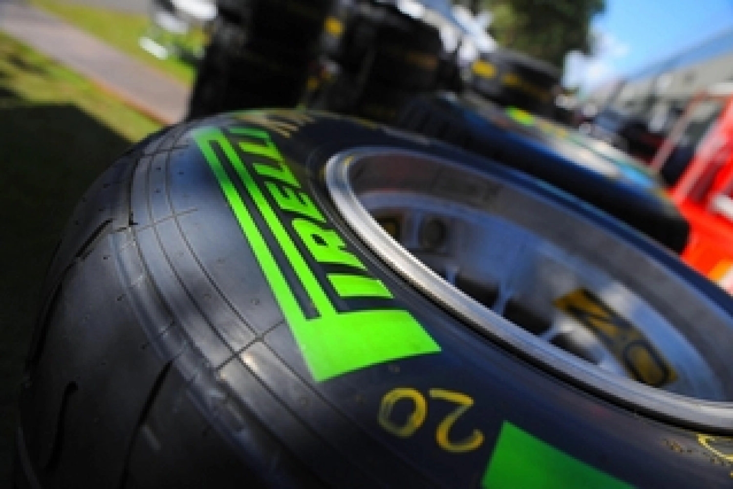 Pirelli convie les équipes à ses essais