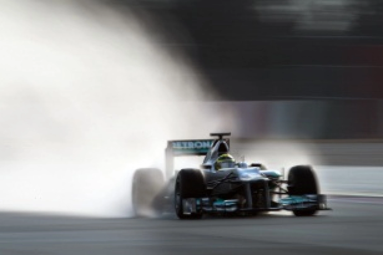 Vendredi : Mercedes se réjouit de la pluie en vue de la course