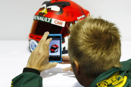 Le casque Angry Birds de Heikki Kovalainen