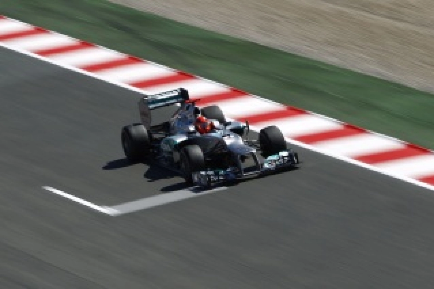 Dimanche : Mercedes limitée par son exploitation des pneus