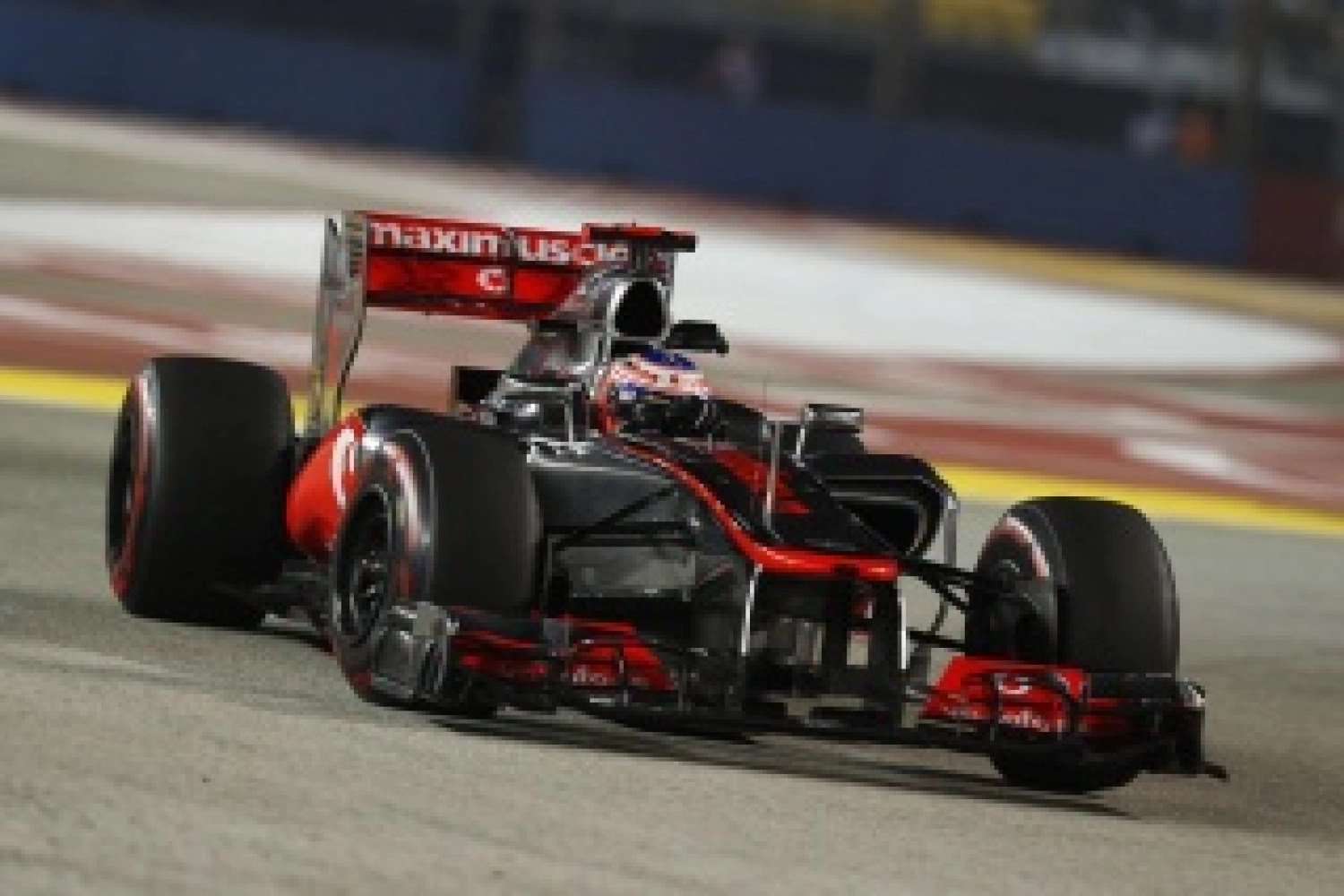 Dimanche : Button ravi de son podium, Hamilton va continuer à se battre