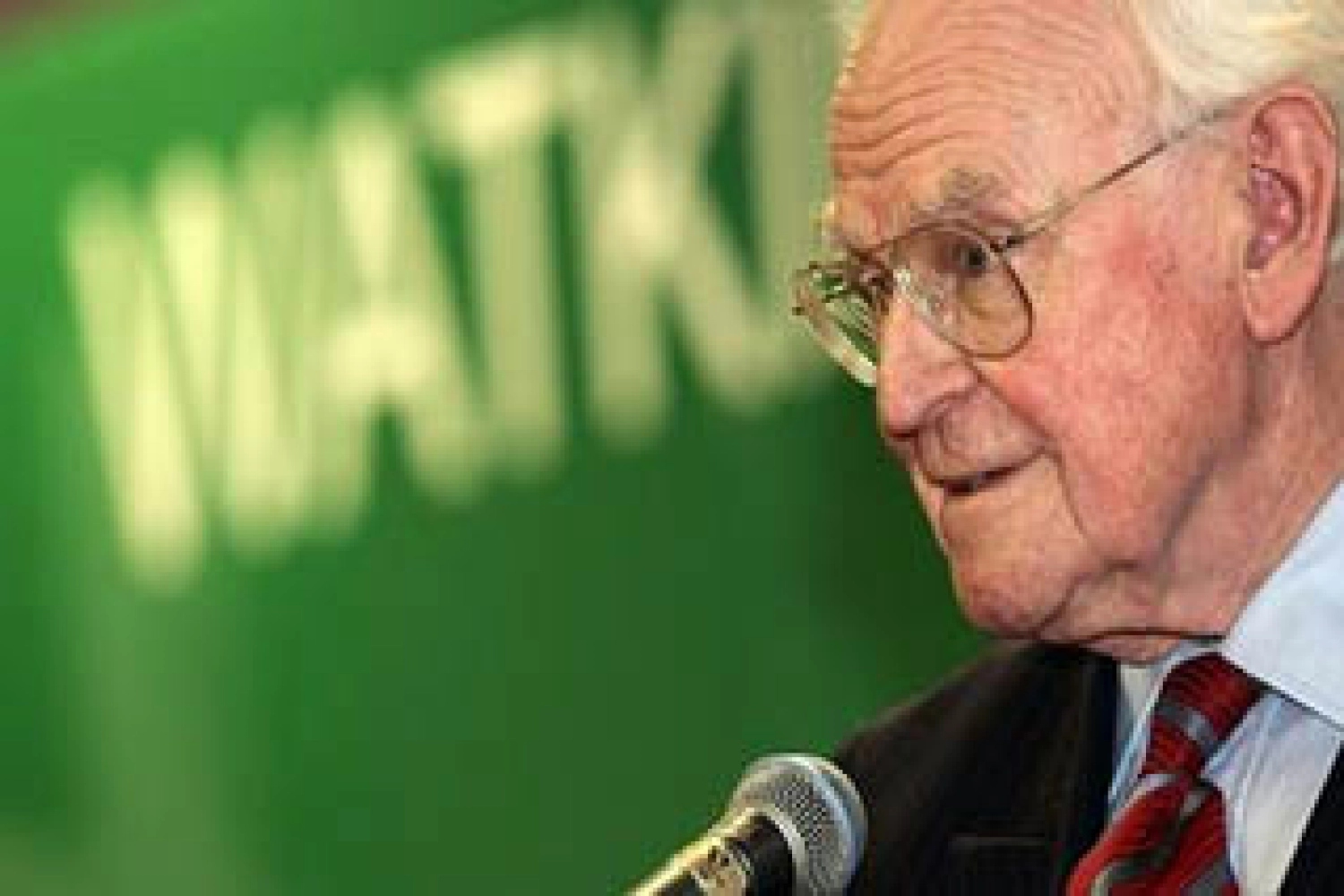 Le monde de la F1 salue la mémoire de Sid Watkins