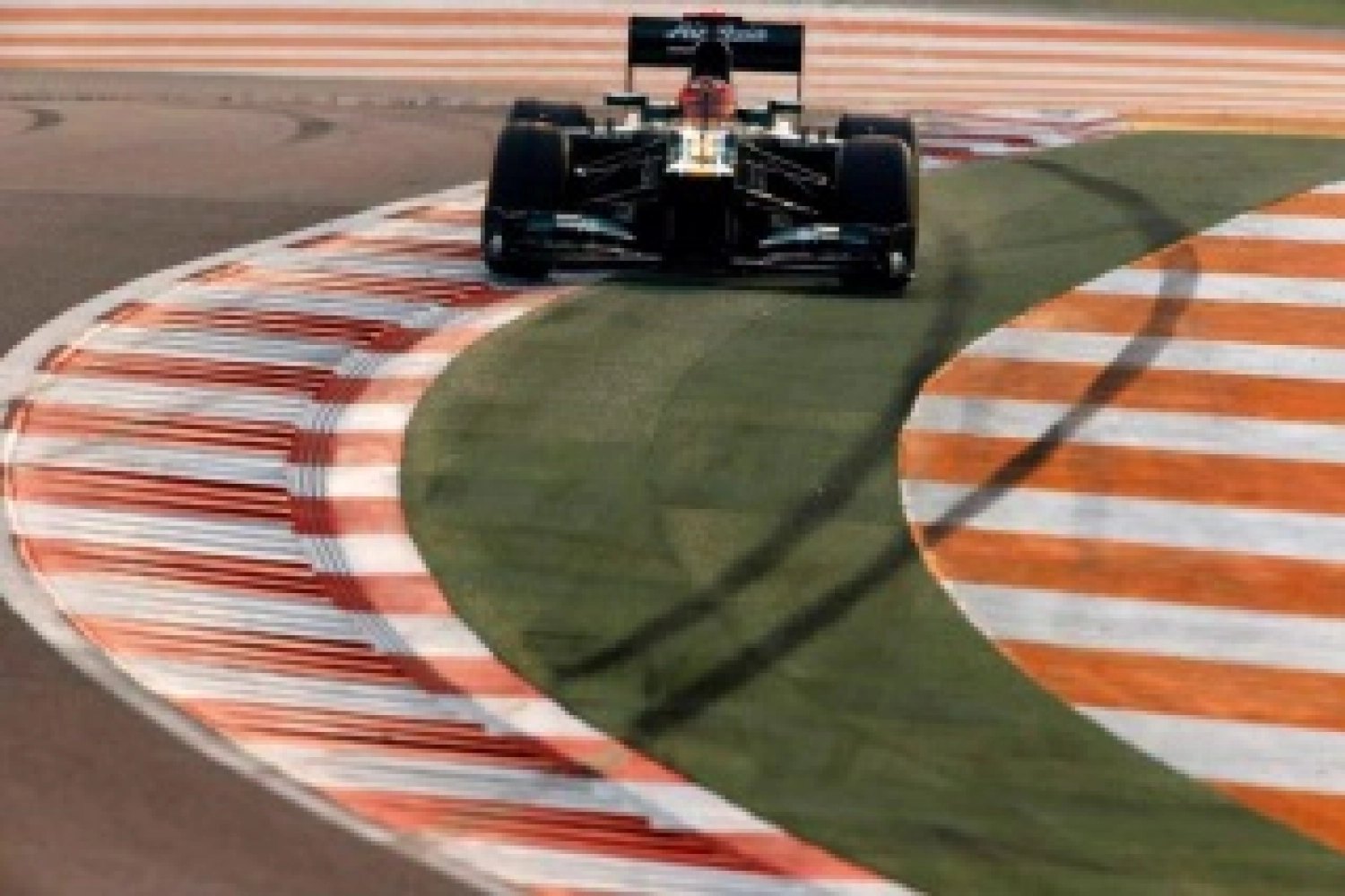 Vendredi : Caterham évalue de nouvelles pièces avec succès