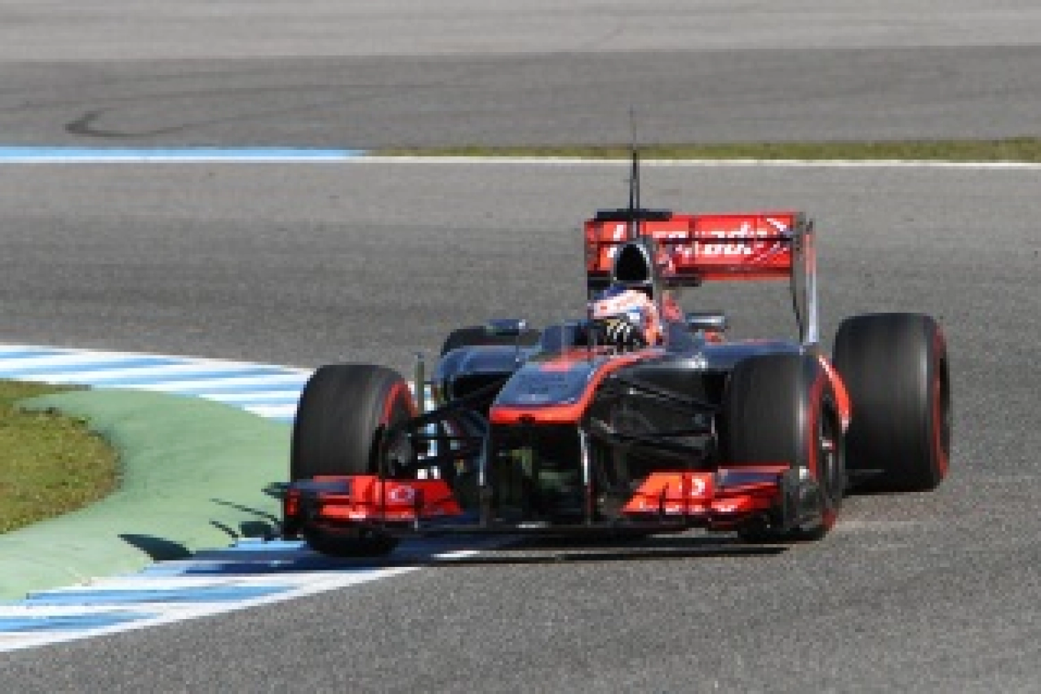 Vendredi : McLaren toujours à la traine