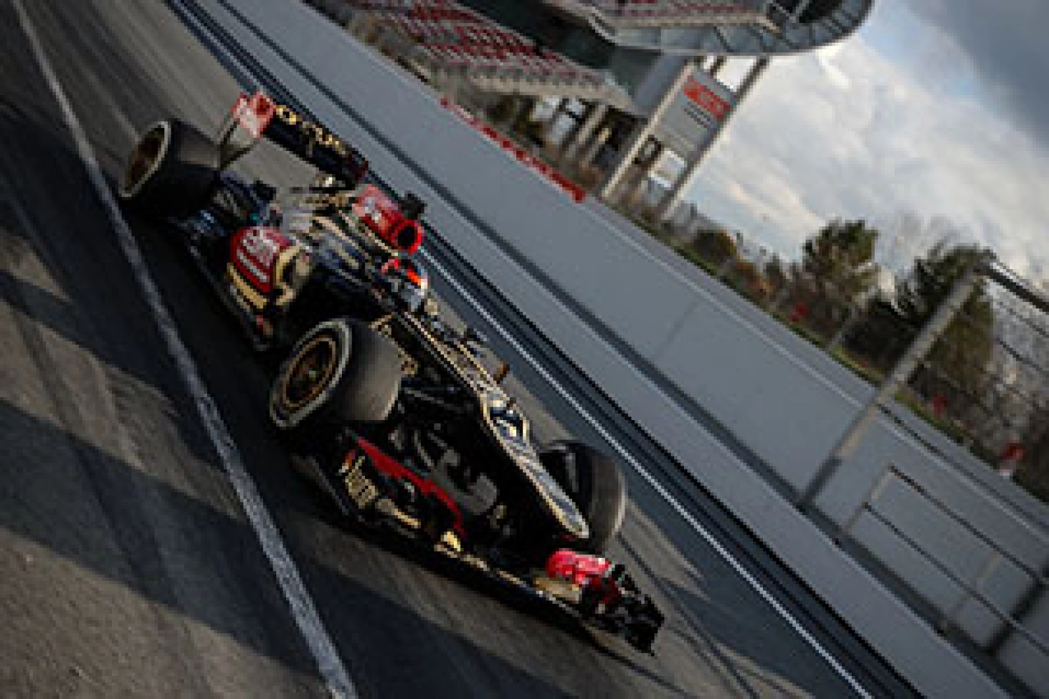 Lotus : Eric Boullier « heureux » mais pas encore « confiant » pour 2013