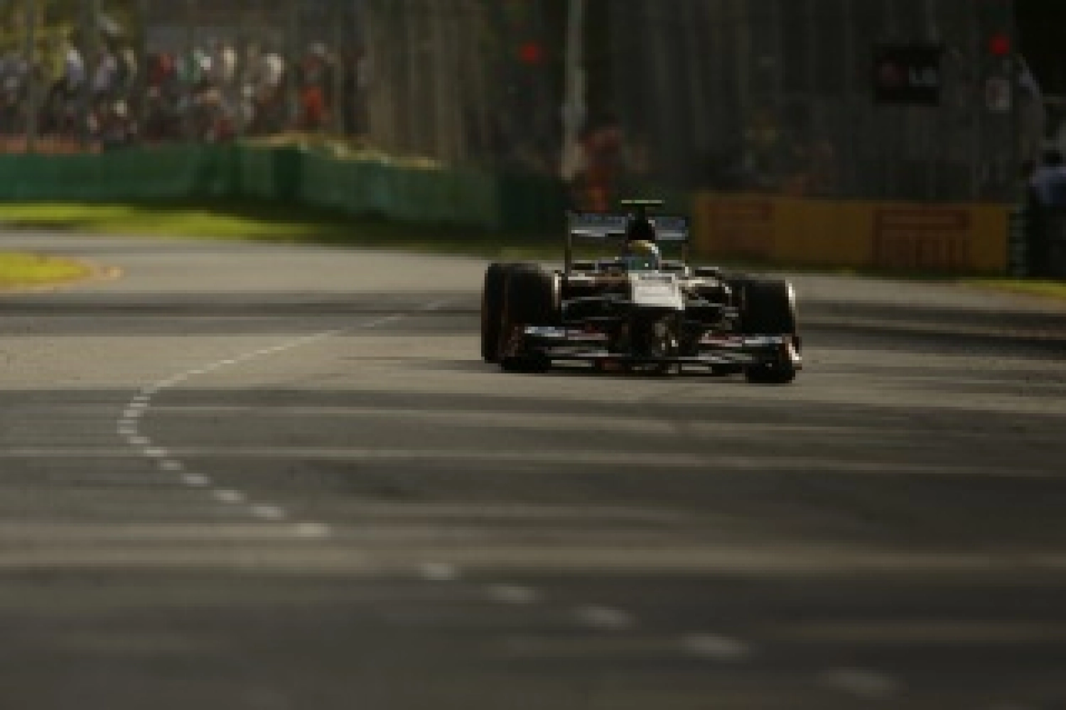 Dimanche : Débuts mitigés pour Sauber