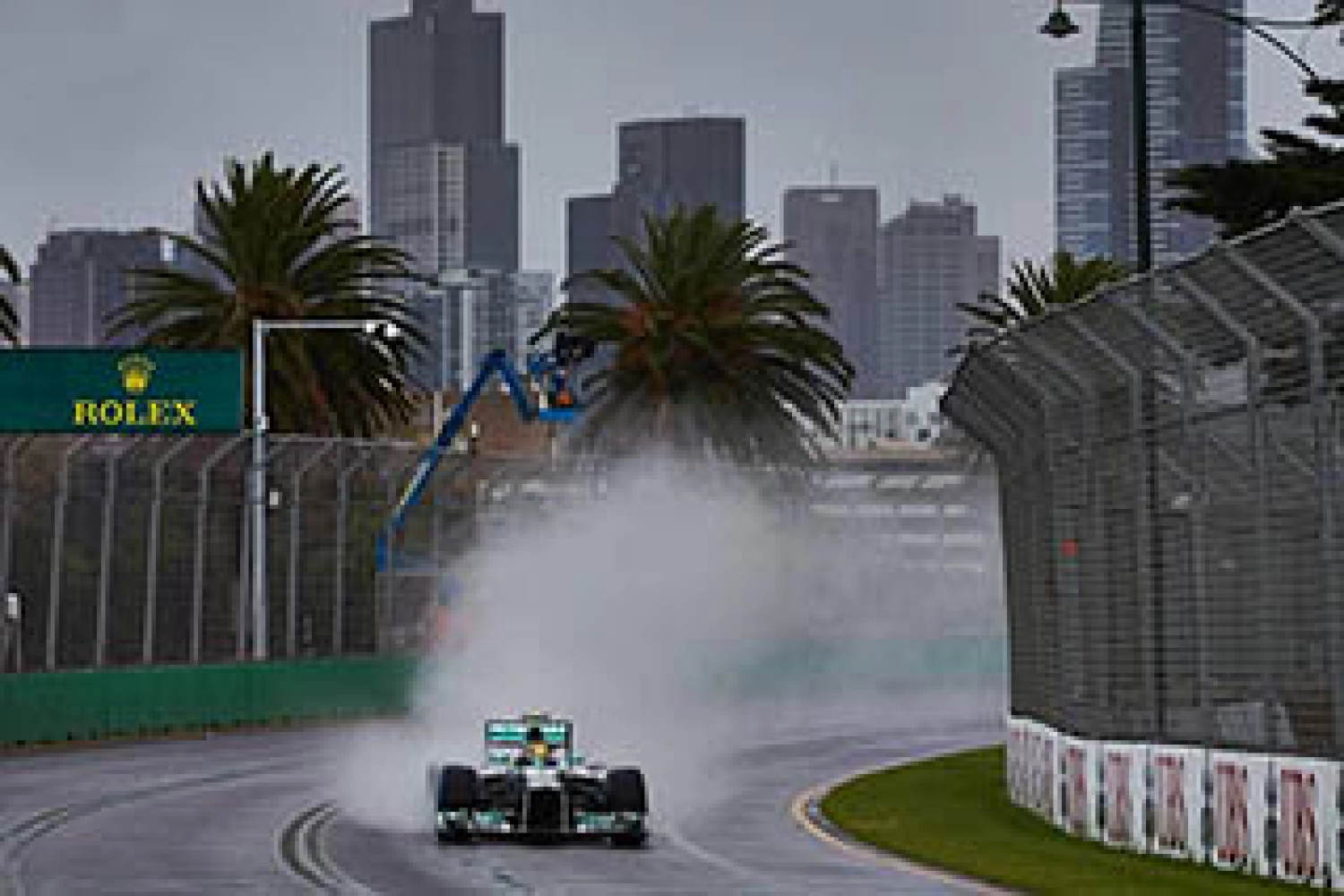 Pilotes et écuries approuvent le report des qualifications