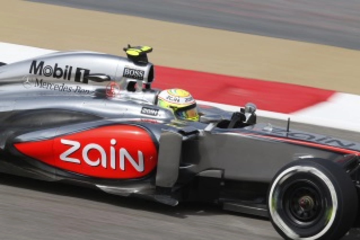 Dimanche : Pérez offre un top 5 à McLaren