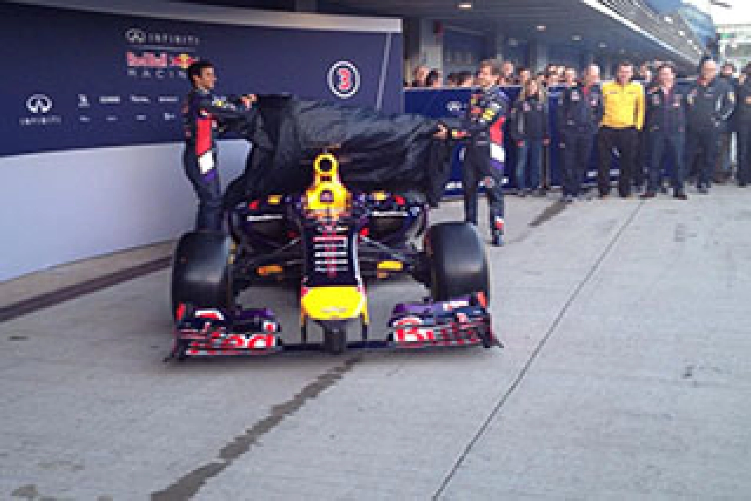 Red Bull présente la RB10
