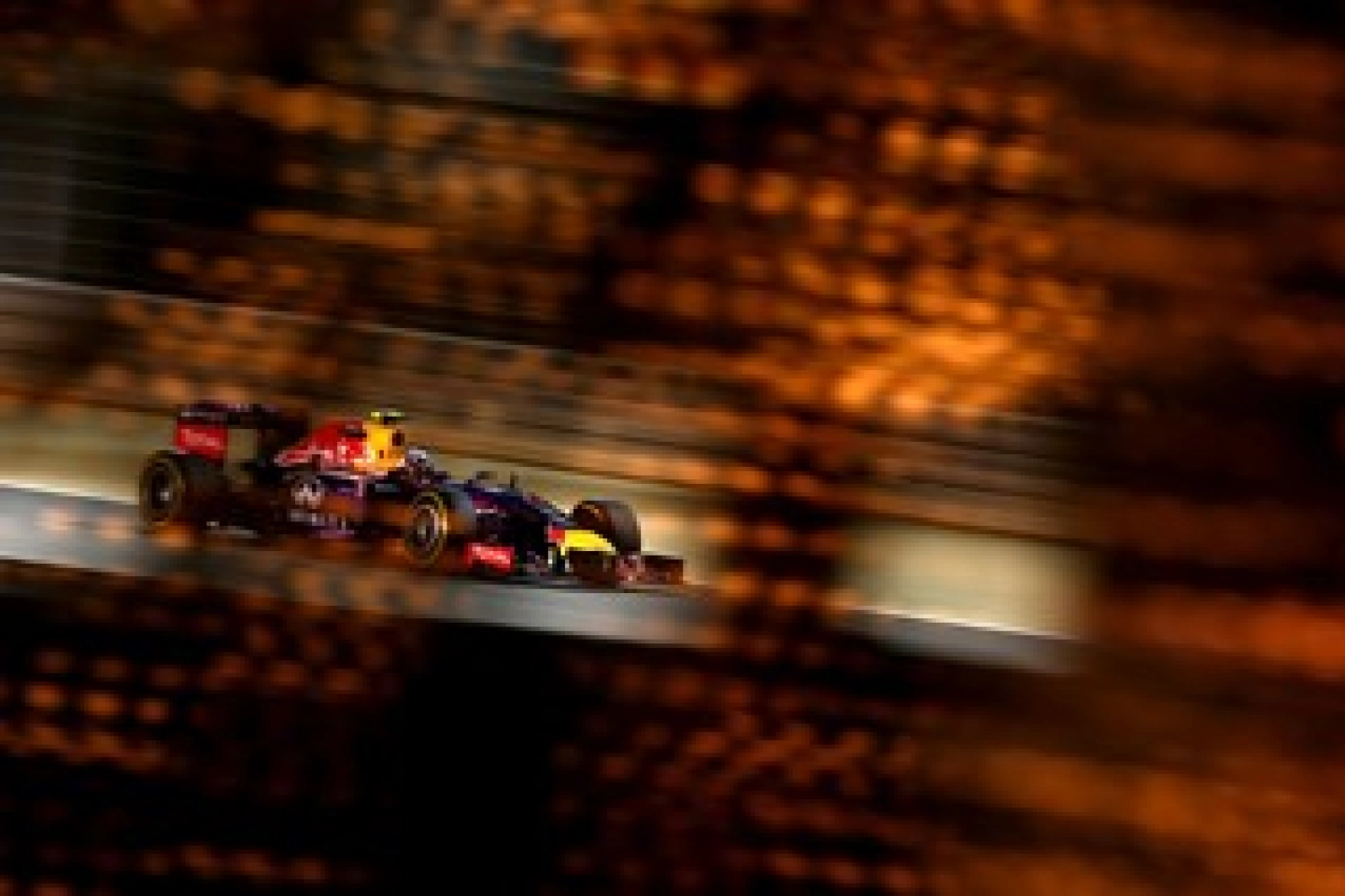 Dimanche : La bataille avec Vettel tourne à l&rsquo;avantage de Ricciardo chez Red Bull