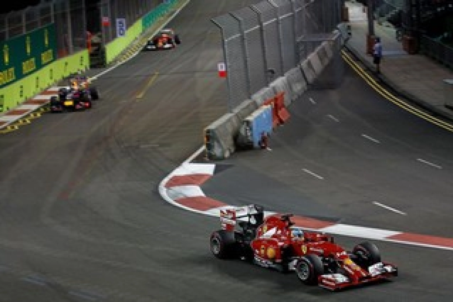 Ricciardo s’interroge sur la manoeuvre d’Alonso au départ à Singapour