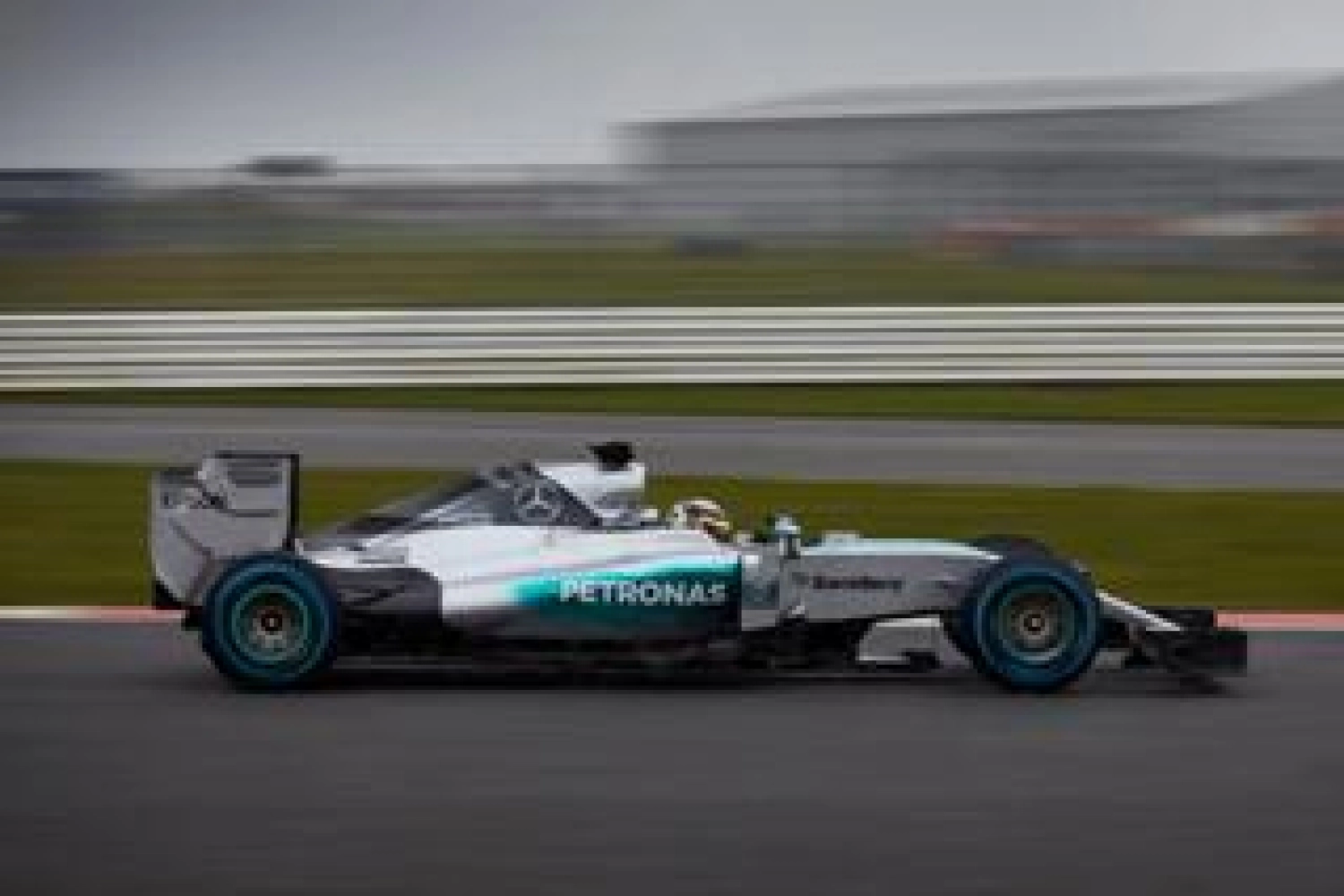 Hamilton : Mercedes pourrait être encore plus forte