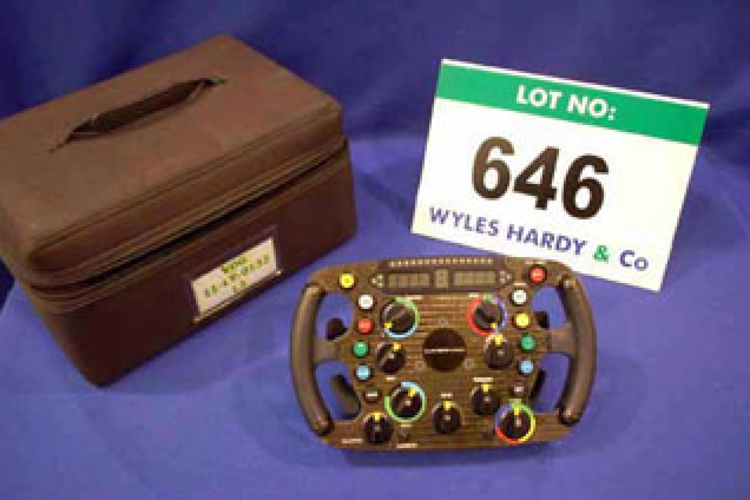 La vente aux enchères de Caterham F1 Team a commencé