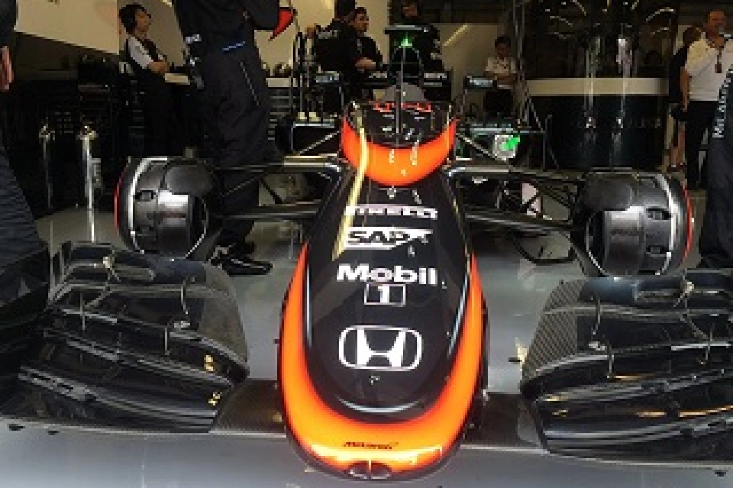 McLaren F1 réussit le crash-test de son nez court