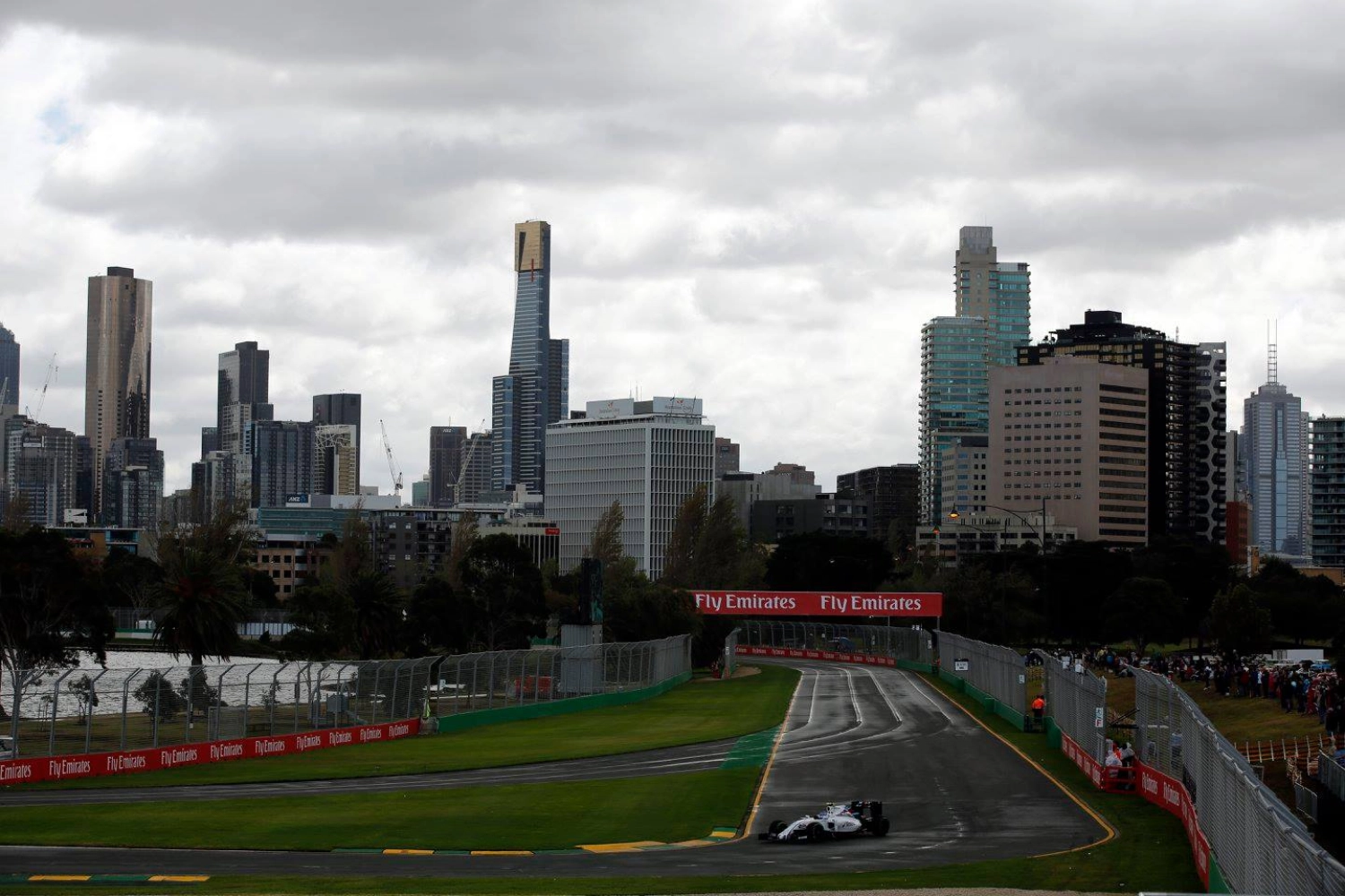 Australie – EL 1 : Entre la pluie et le vent, Lewis Hamilton premier de cordée