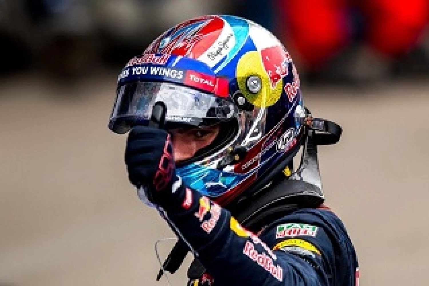 Verstappen offre un podium à domicile à Red Bull