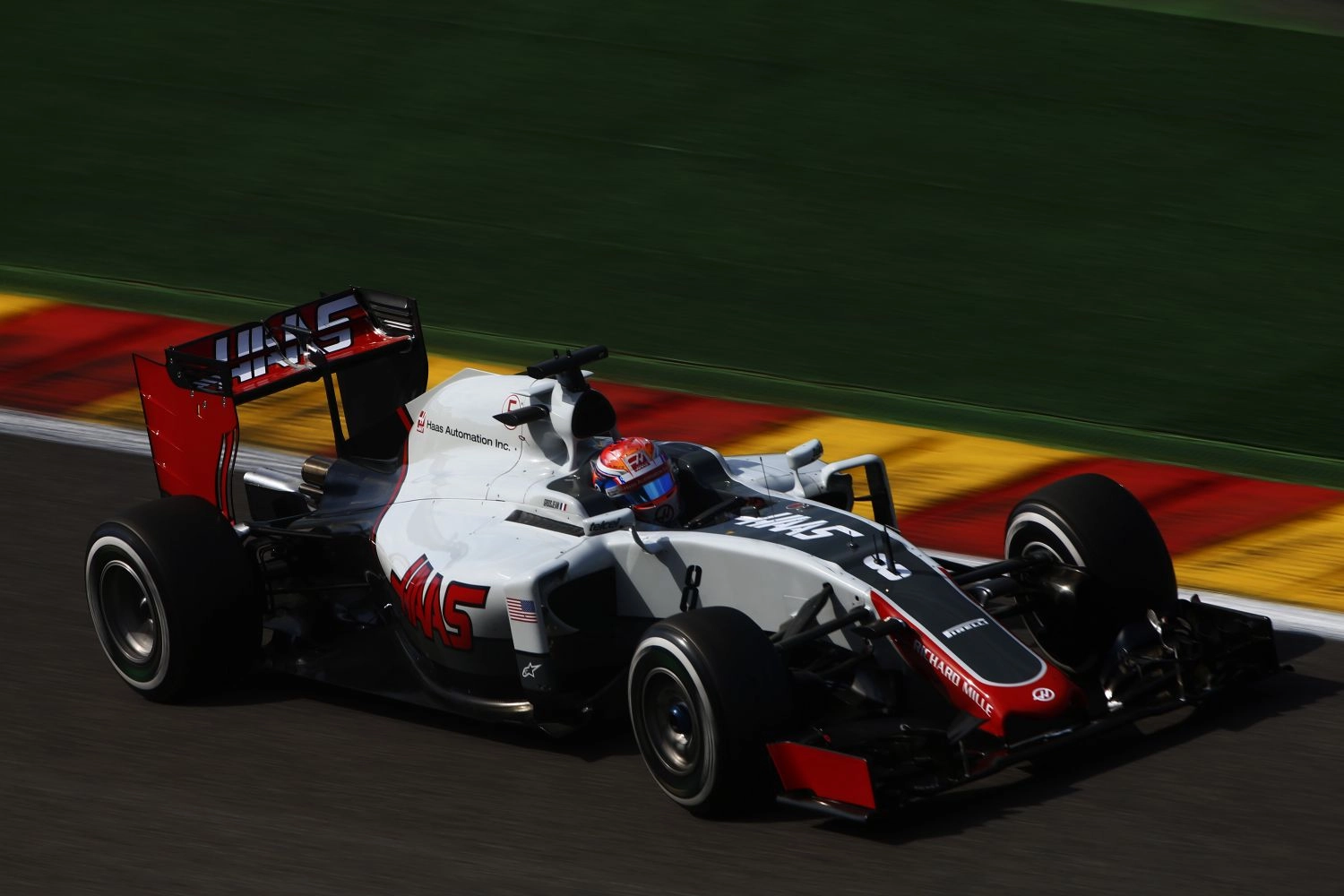 Romain Grosjean place provisoirement Haas dans le top 10