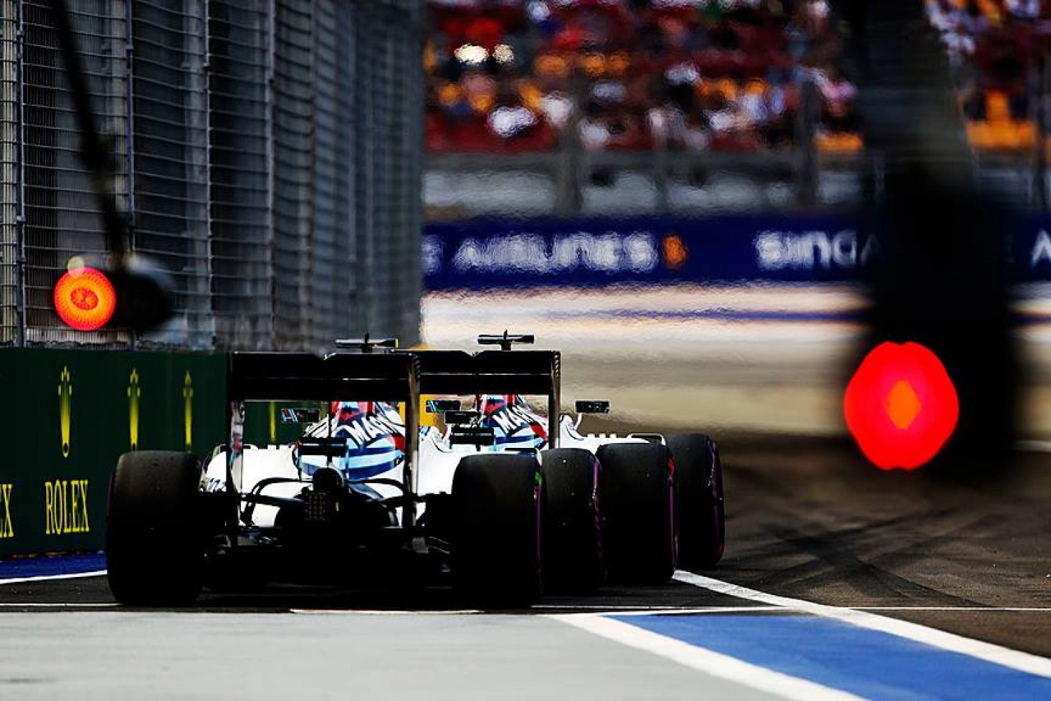 Williams aux portes du Top 10 le Samedi, lésé par Pérez