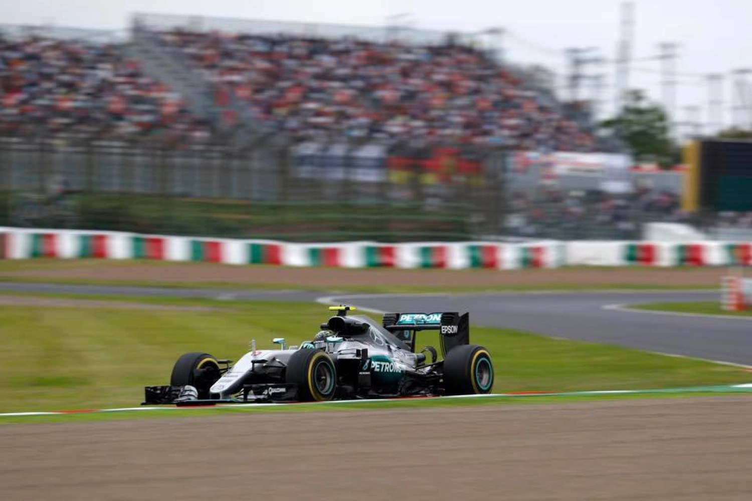 Japon – Qualifications : Rosberg arrache la Pole à Hamilton de justesse, dans le dernier tour !