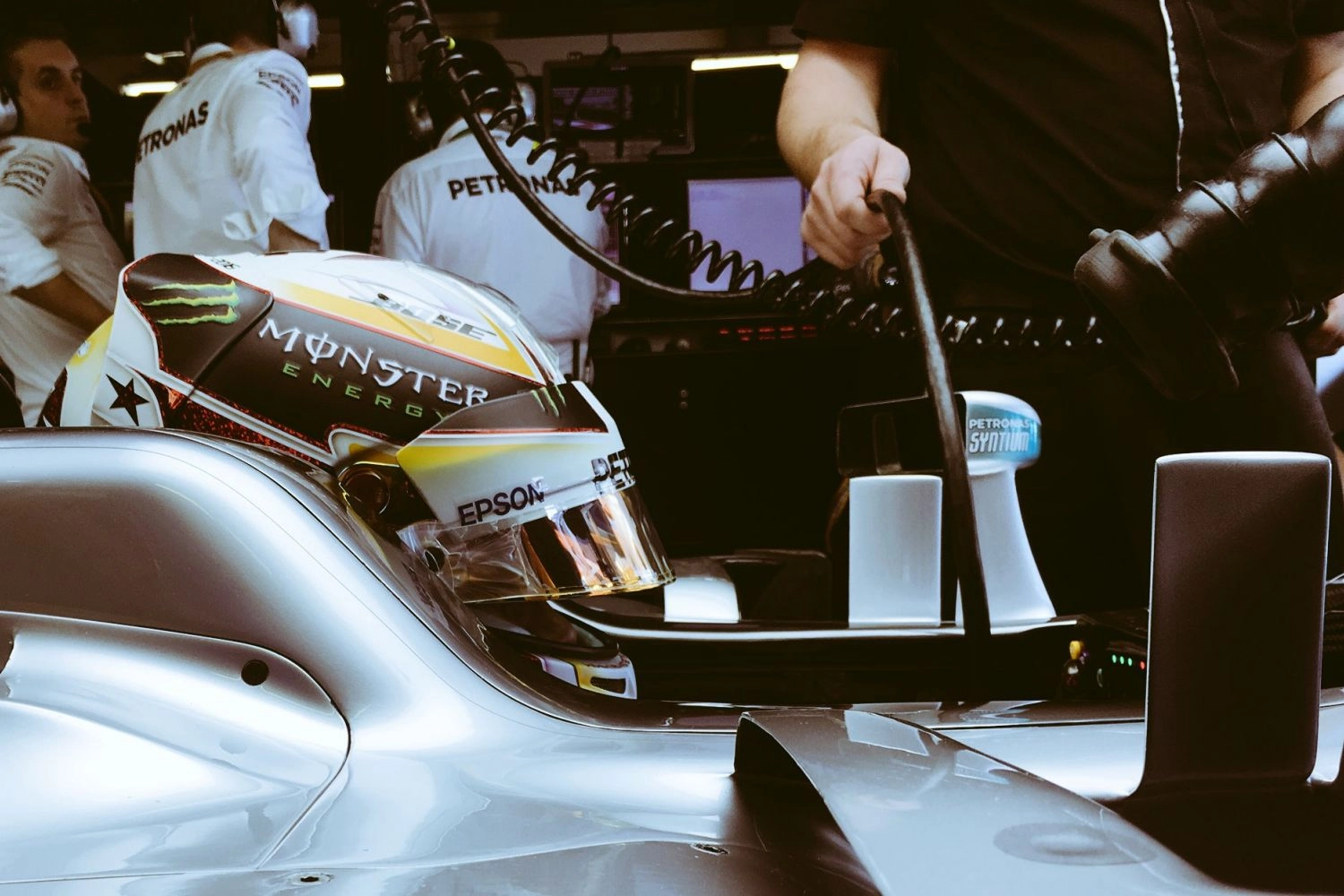 Abu Dhabi – Essais Libres 1 : Hamilton devant un Rosberg dans l’attente