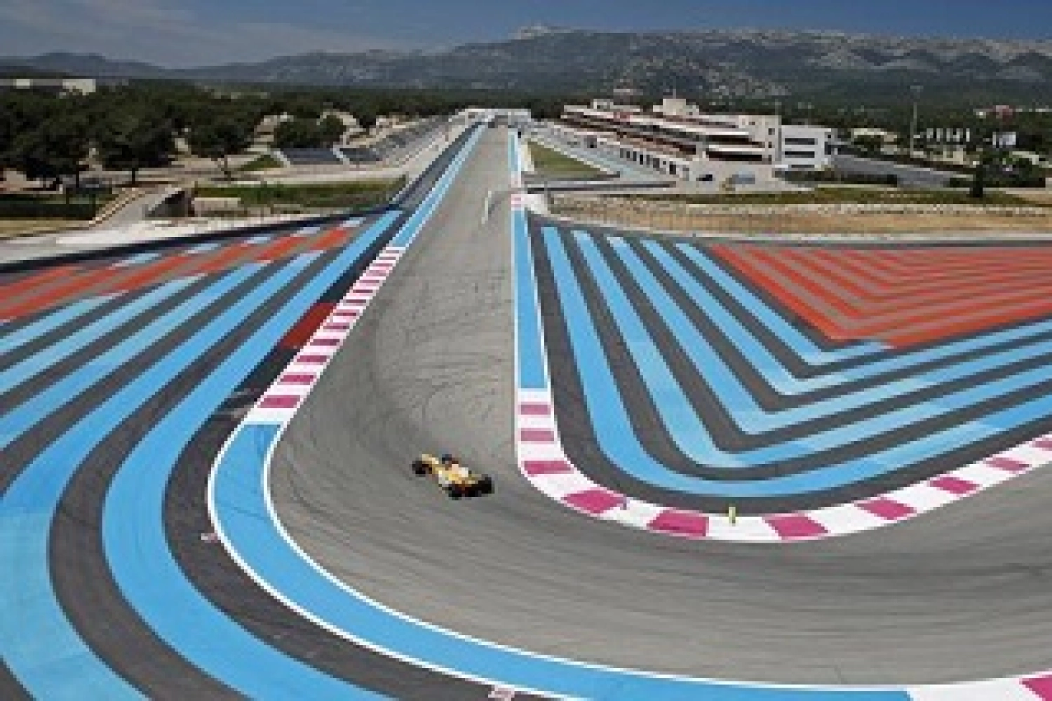 Renault s’associe à l’école Winfield au Paul Ricard