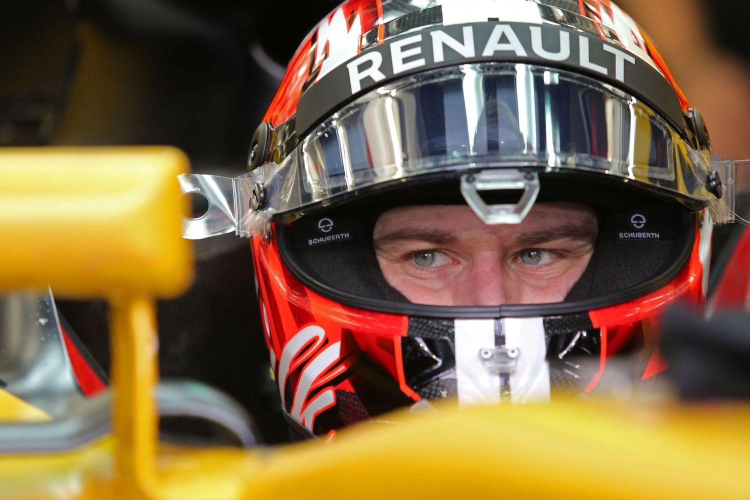 Les Renault ratent le Top 10 en qualifications