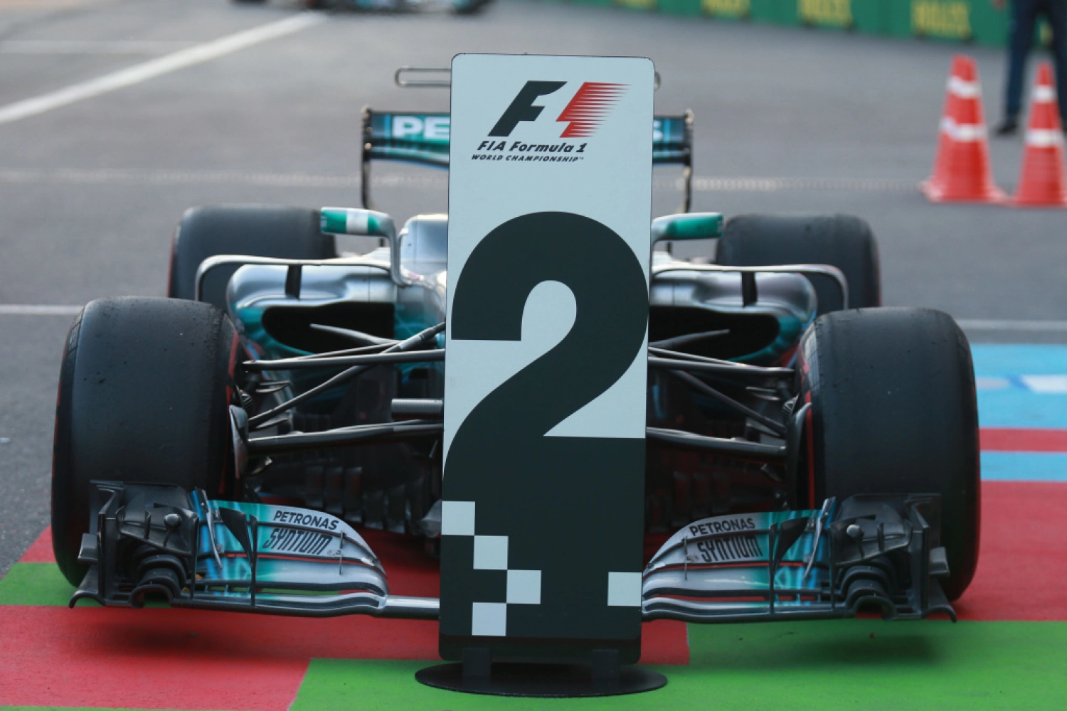 Dernier au premier tour, Valtteri Bottas arrache la 2ème place sur la ligne