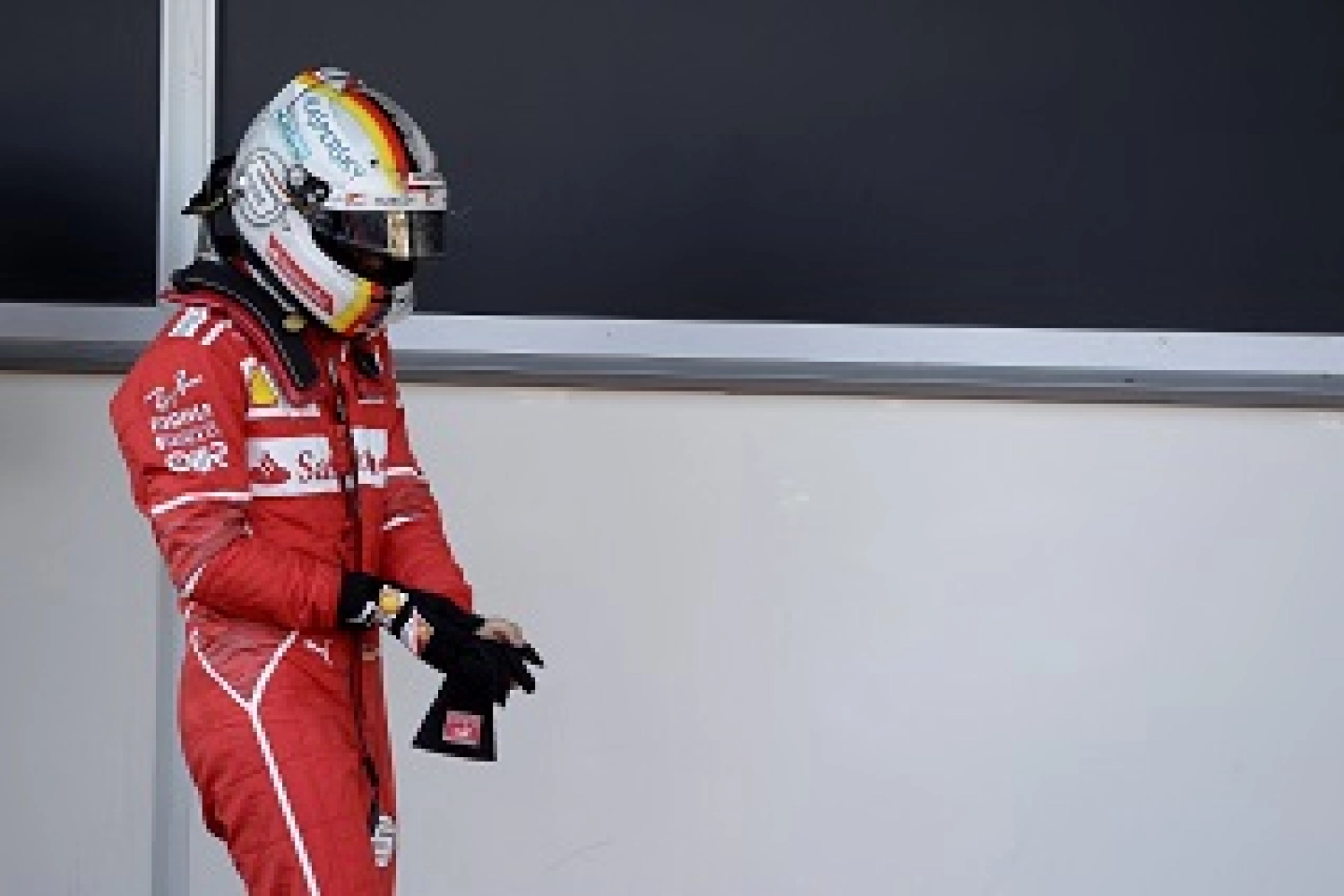 Japon – Essais Libres 1 : Vettel devance Hamilton, Sainz détruit sa Toro Rosso
