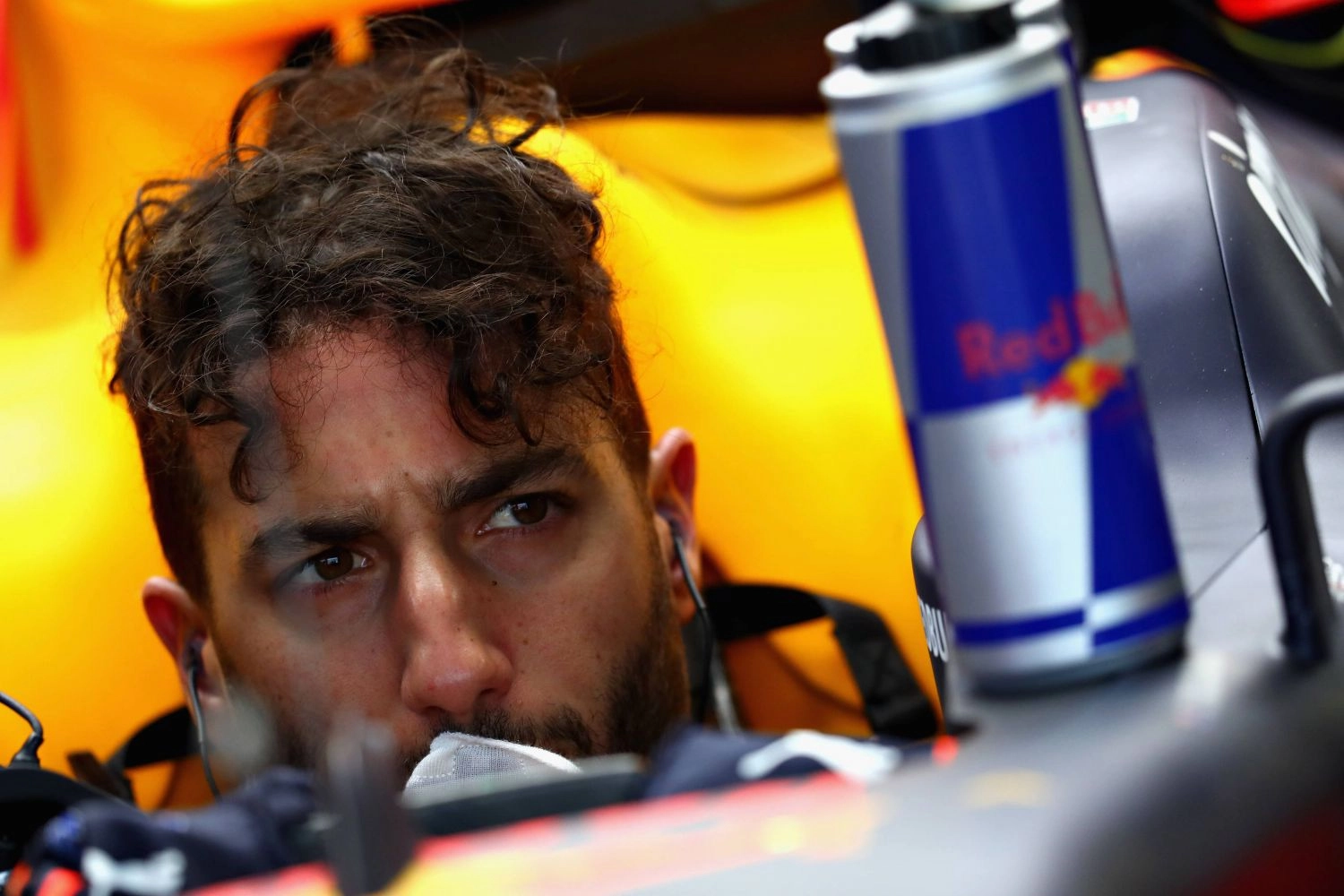 Max Verstappen en confiance, Daniel Ricciardo perplexe