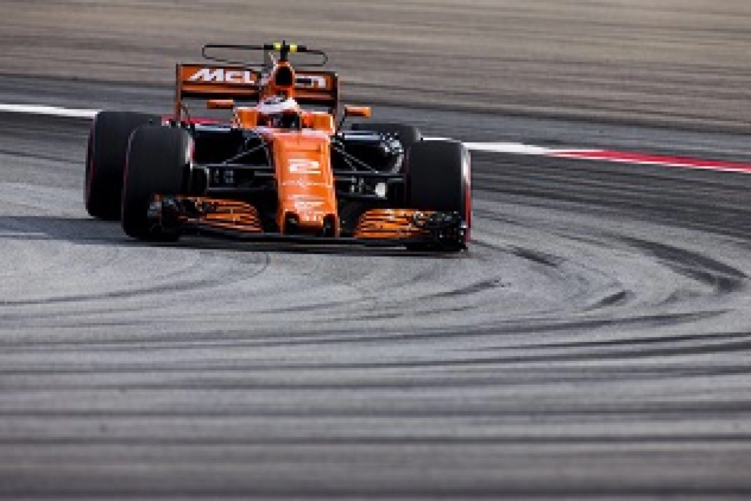 Stoffel Vandoorne dompte Fernando Alonso en course et au championnat