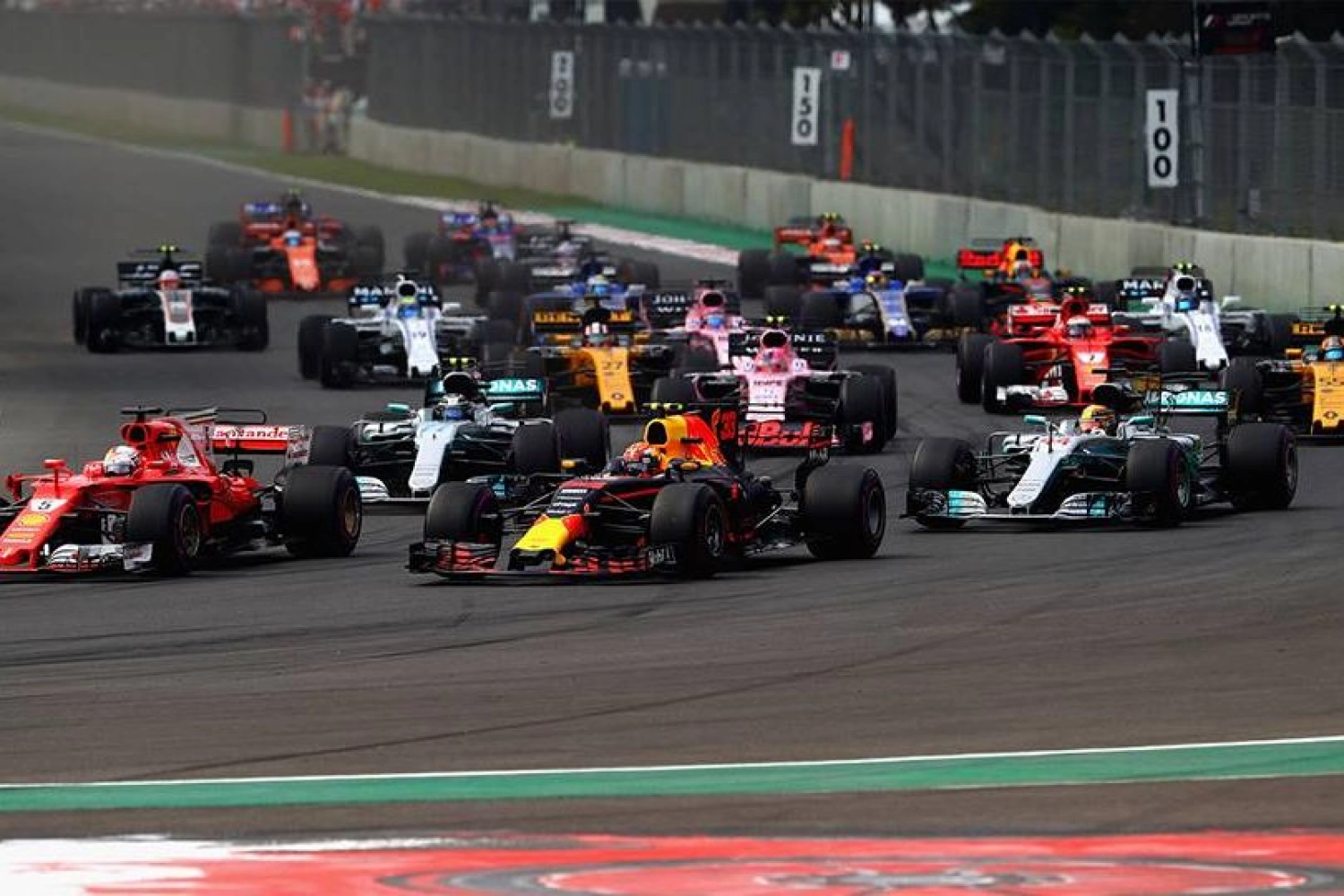 Mexique – Course : Verstappen en solitaire, drôle de sacre pour Hamilton !