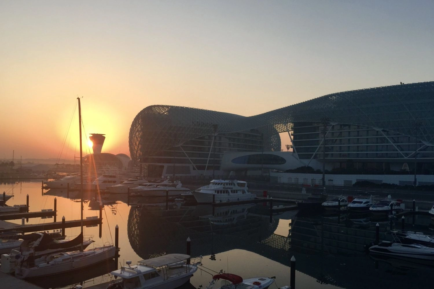 Qui sont les pilotes qui participeront aux tests de jeunes pilotes à Abu Dhabi ?