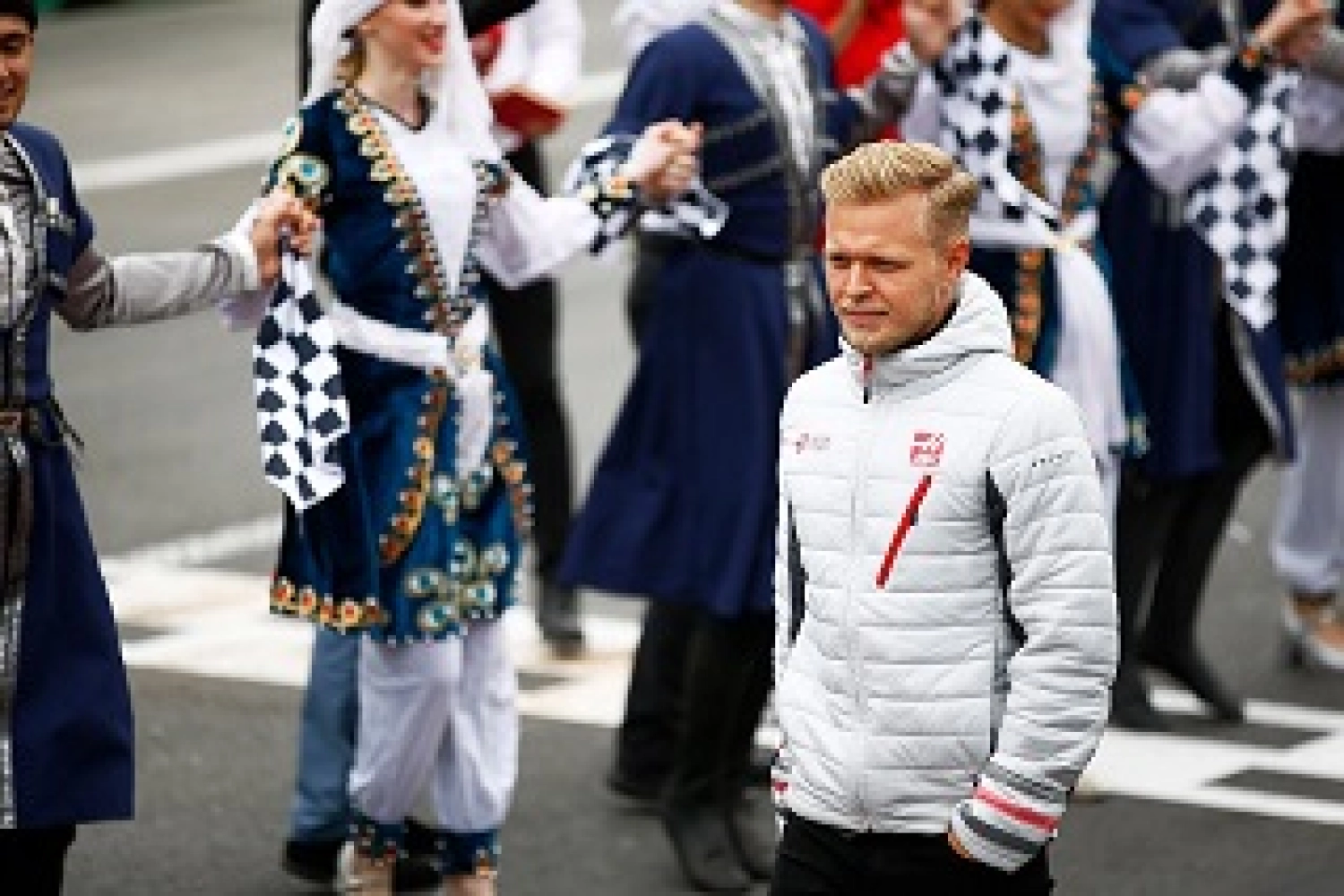 Magnussen prêt à "mourir dans sa voiture" : la polémique enfle et le pilote Haas se justifie
