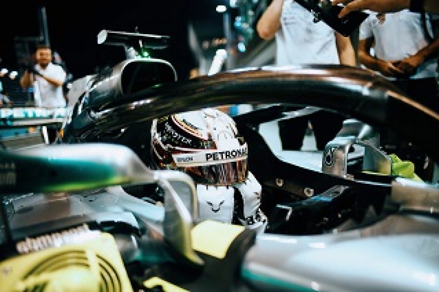 Lewis Hamilton "parfaitement à la limite" : les réactions du Top 3 à Singapour